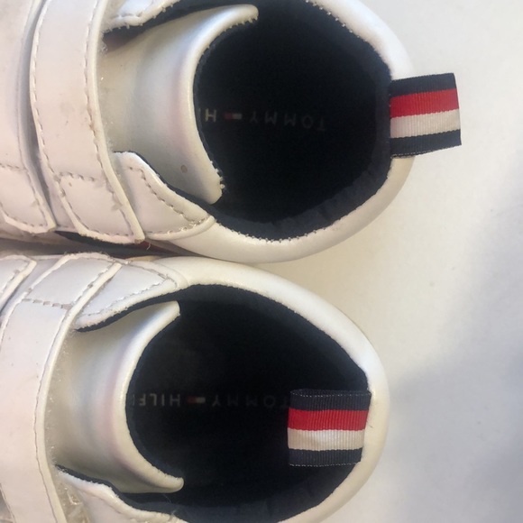 Baby Tommy Hilfiger size 4 hook & loop - Picture 3 of 5